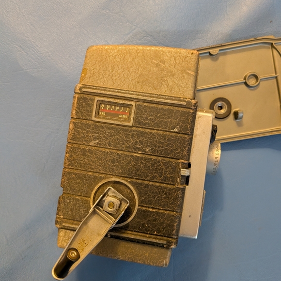 Vintage Late 50's Bell And Howell Video Camera - Picture 7 of 10